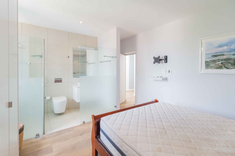 To Let 3 Bedroom Property for Rent in Green Point Western Cape